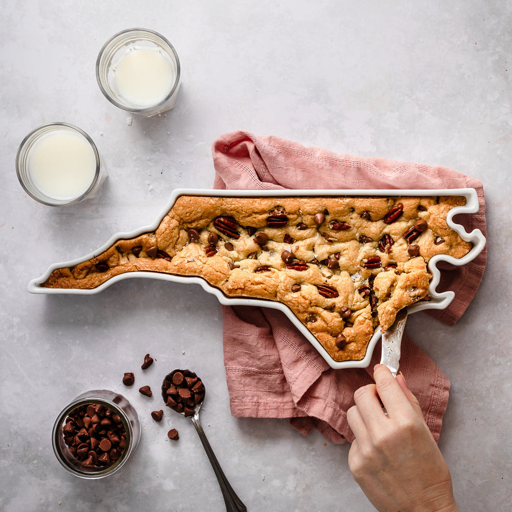 North Carolina pecan bar baked. North Carolina baking dish. North Carolina dessert dish. North Carolina pie plate. NC dessert dish. NC dessert recipe. NC pie dish. NC kitchen gift. NC baking gift.