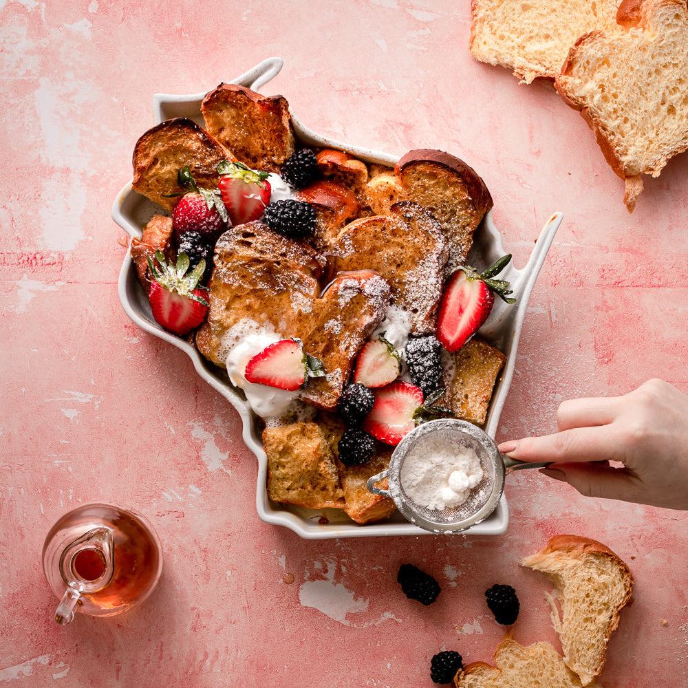 Wisconsin state plate bread pudding dessert. Wisconsin dessert bake. WI dessert dish. WI dessert bakeware. Wisconsin dessert tray. Wisconsin cooking gift. WI cooking gift. WI baking gift. Wisconsin baking gift.
