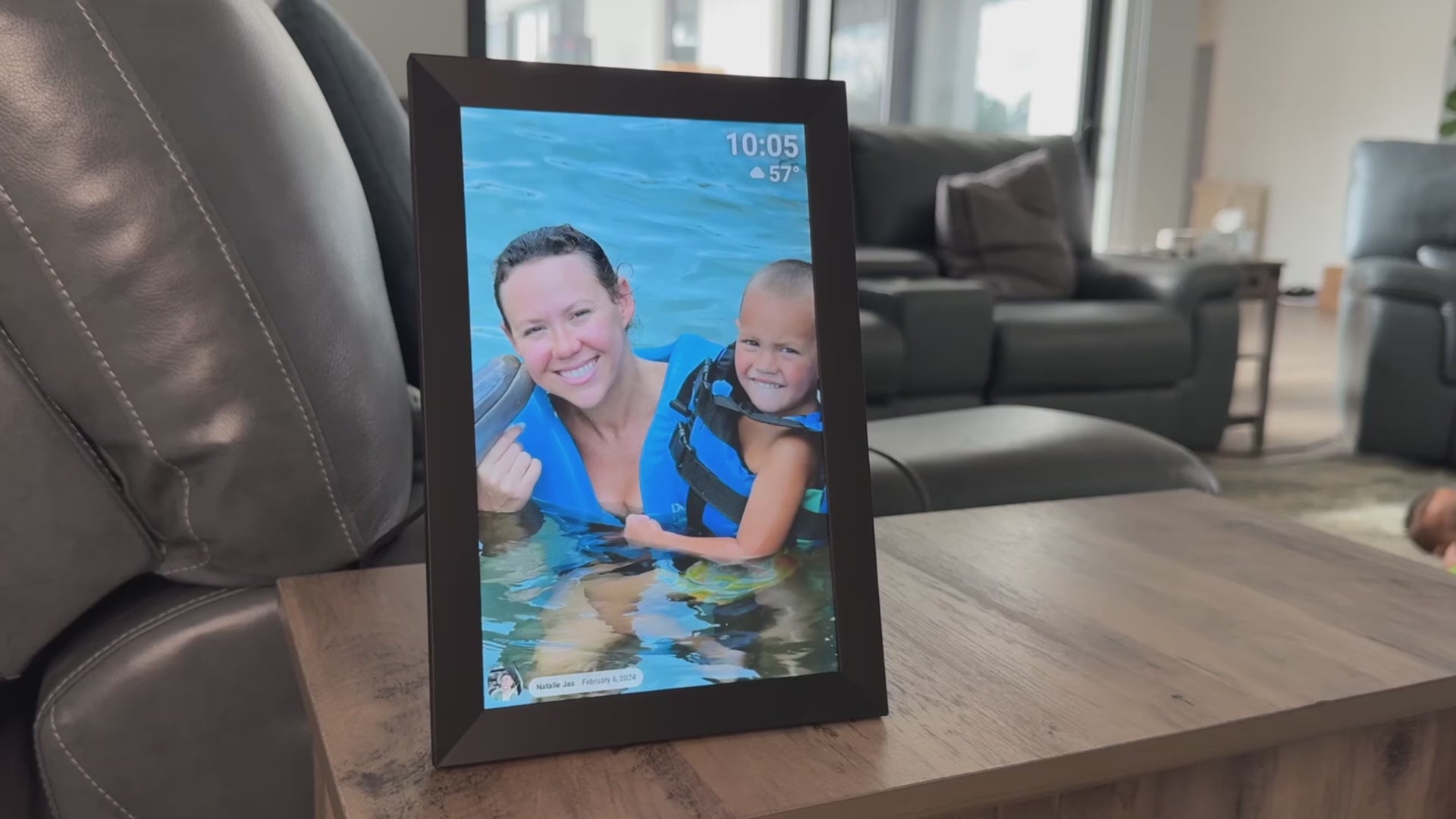 Load video: Digital Picture & Video Frame
